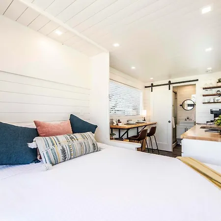Villa New Oak Grove-Container Retreat